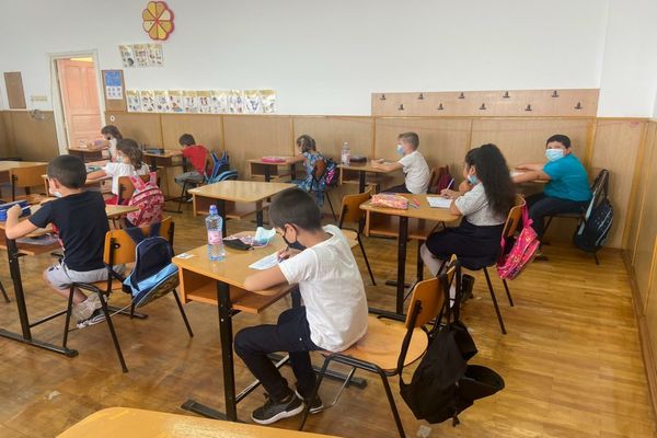 Ministrul Educației a anunțat cum se vor desfășura tezele și simulările în noul an școlar