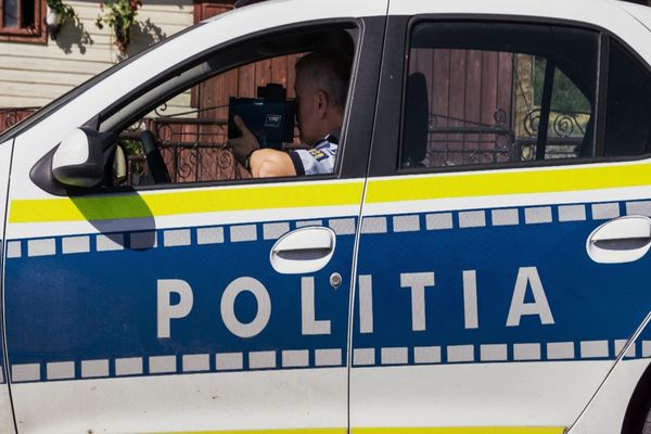 Reținut pentru încălcarea ordinului de protecție