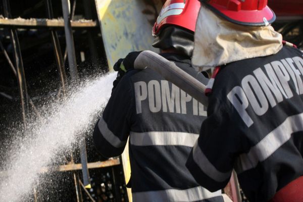 Coşurile de fum pot provoca tragedii. Cum să-ţi fereşti locuinţa de incendii - sfaturi de la pompieri 
