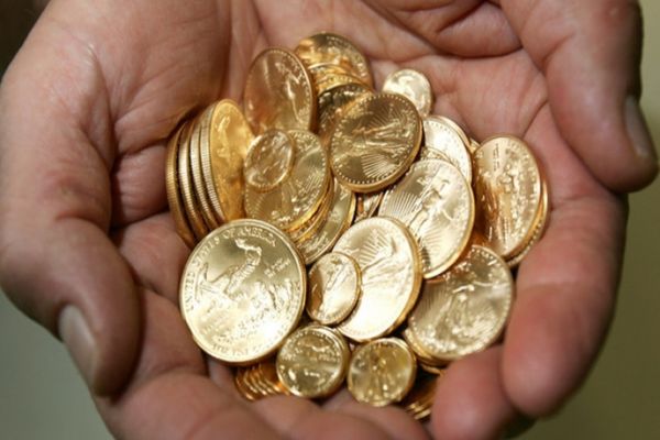 Economist șef de bancă: „Suntem într-o zonă de incertitudine. Probabil că efectele negative în economie se vor extinde şi în 2022”