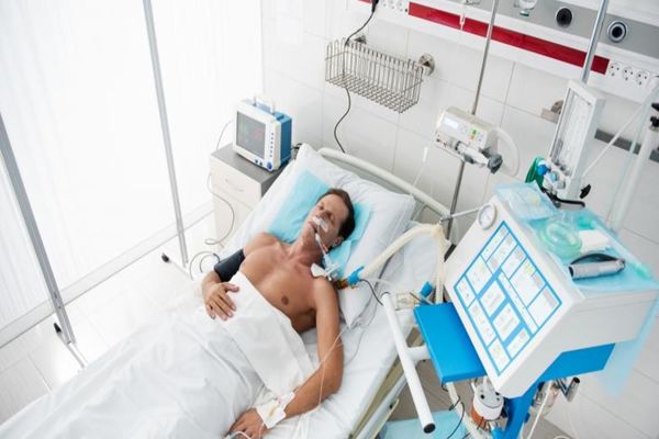 ATI: Patru paturi libere pentru pacienții Covid-19