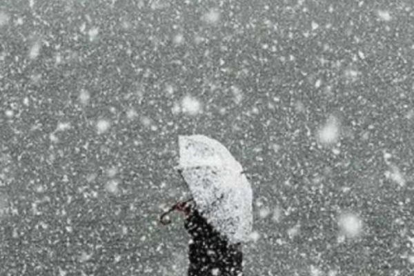 Anunț ANM: Se schimbă vremea: în unele zone va ninge și se va depune strat semnificativ, la munte vor fi rafale și zăpada va fi spulberată