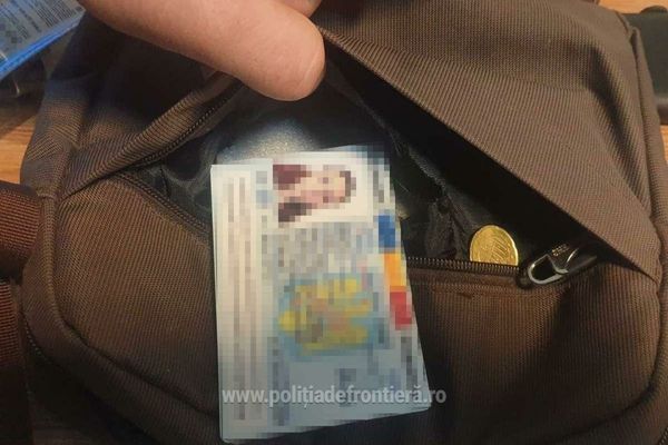 Carte de identitate falsă descoperită la controlul de frontieră