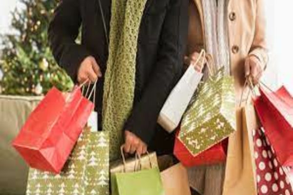 ANPC, sfaturi importante pentru români: La ce trebuie să fim atenți atunci când cumpărăm jucării, alimente, haine și produse cosmetice