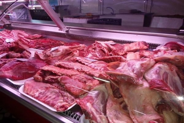 Alertă sanitară: produse din CARNE la mare căutare în această perioadă, RETRASE de la raft