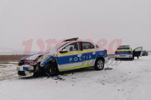 Doi polițiști răniți în urma unui accident- VIDEO