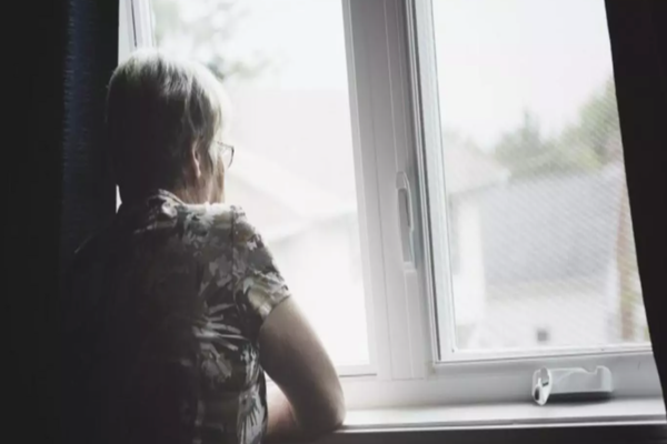 DRAMA bunicilor României, ostatici ai singurătății. Cât de greu trăiesc bătrânii, izolați, în case - Reportaj tulburător