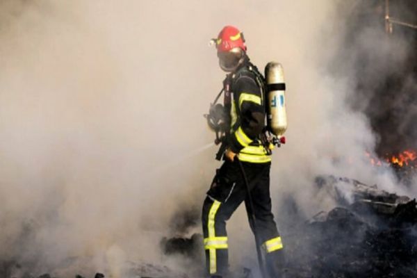 Locuință făcută scrum în Crețești. Proprietara a suferit atac de panică 