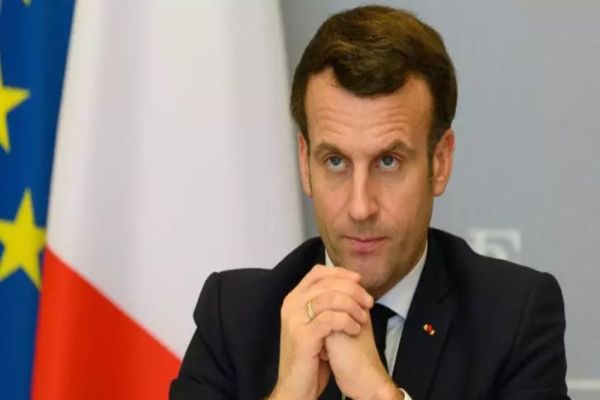 Victorie a lui Macron în Parlamentul francez: Certificatul sanitar, transformat în certificat de vaccinare. Nevaccinații, EXCULȘI de la viața socială
