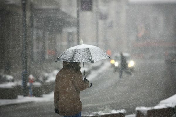 Un nou val de aer polar loveşte România: ger și ninsori