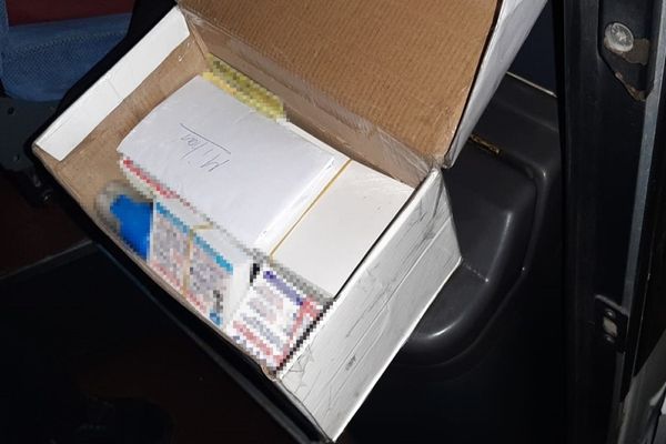 Doar penal pentru un șofer de autocar pentru că transporta un paşaport fals