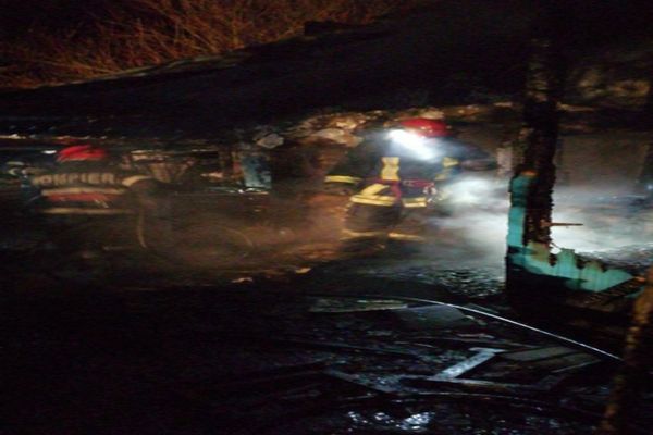 Un bărbat de 61 de ani și-a pierdut viața într-un incendiu