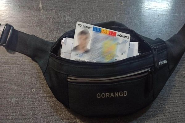 Fals procurat cu 100 de euro, descoperit la controlul de frontieră