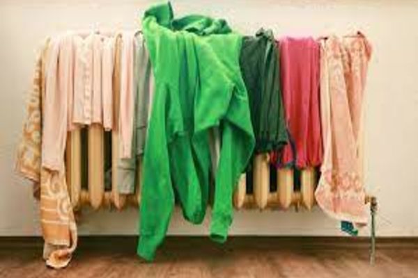 Ce se întâmplă dacă usuci lenjeria de corp pe calorifer. Nu vei mai face asta niciodată. PERICOL uriaș pentru sănătate