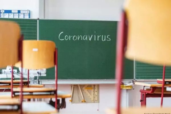 Ordinul comun cu regulile pentru școli a fost MODIFICAT! Ce măsuri se iau dacă un elev e depistat POZITIV și când se trece în online