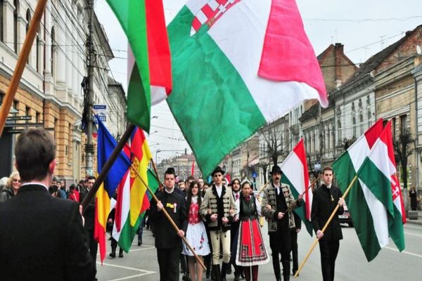 Premierul Ciucă, mesaj de Ziua Maghiarilor de Pretutindeni despre ”spiritul toleranței și al armoniei în care toate minoritățile au drepturi egale”