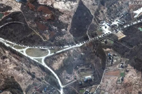 Război Ucraina, ziua 16. Putin schimbă planul: convoiul lung de 64 de km SE REGRUPEAZĂ. Incendiu puternic lângă o instalație nucleară - LIVE TEXT