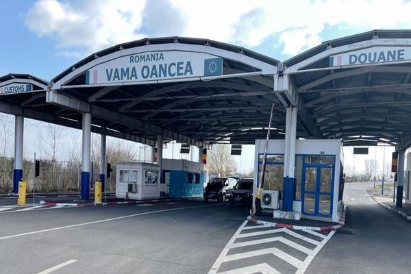 Permis de conducere fals descoperit la controlul de frontieră  