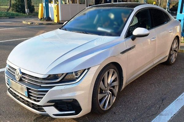 Autoturism în valoare de 35.000 de euro, recuperat de proprietar datorită poliţiştilor de frontieră