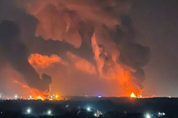 Război Ucraina. INCENDIU de proporții la un depozit de petrol din Rusia - FOTO&VIDEO