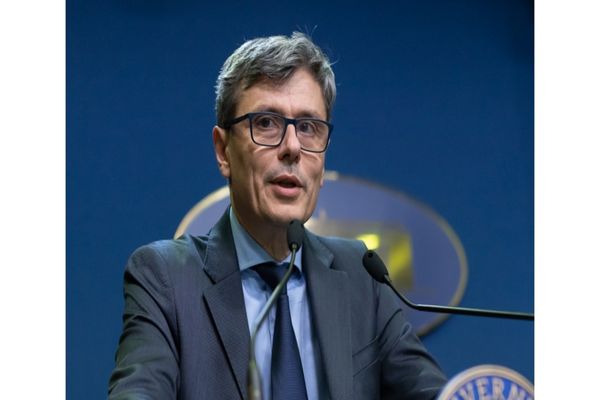 Moţiunea simplă împotriva ministrului Energiei, Virgil Popescu, dezbătută în plen