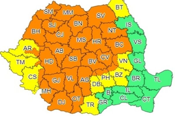 Avertizare METEO: Cod galben și portocaliu de ploi și vijelii până duminică