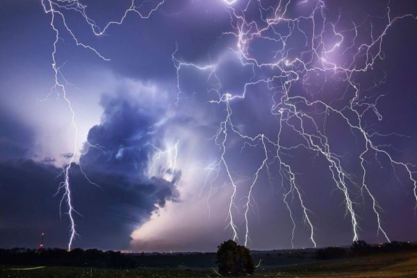 Cod galben de ploi și vijelii. Unde vor avea loc fenomenele extreme - HARTĂ