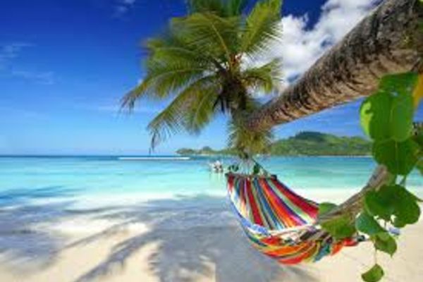 Au renunțat politicienii români la vacanțele exotice? Unde și-au petrecut concediile aleșii neamului