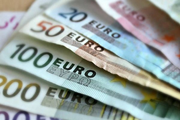 Comisia Europeană a aprobat o schemă a guvernului României de 4 miliarde euro pentru sprijinirea mediului privat în contextul invaziei Ucrainei de către Rusia