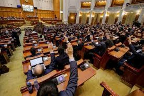 Confuzie totală în Parlament. Aleșii poporului nu știu ce anume au modificat la Ordonanța pe energie (VIDEO)
