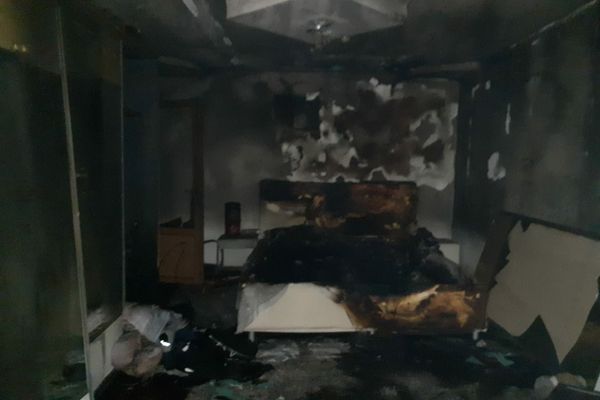 Apartament incendiat în Bârlad. 10 persoane, evacuate
