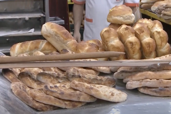 Vor fi cele mai sărace sărbători din ultimii ani - "Crăciun la suta de grame" - Românii nu-și mai permit masa festivă