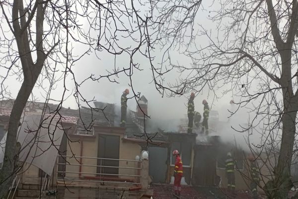Incendiu la o casă în Vaslui! Persoanele aflate în interior s-au autoevacuat