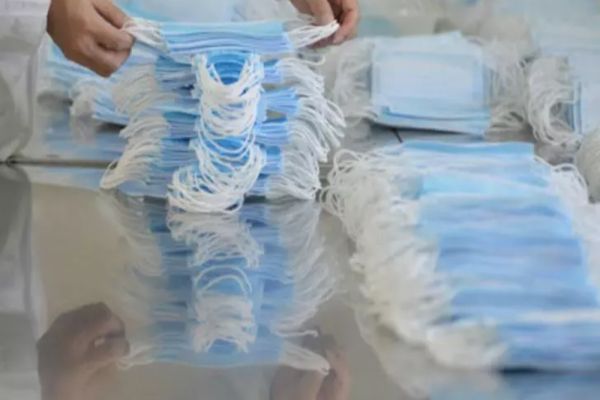 AFACERILE dubioase din pandemie. Băieții deștepți, achiziții controversate - Cine a făcut averi uriașe