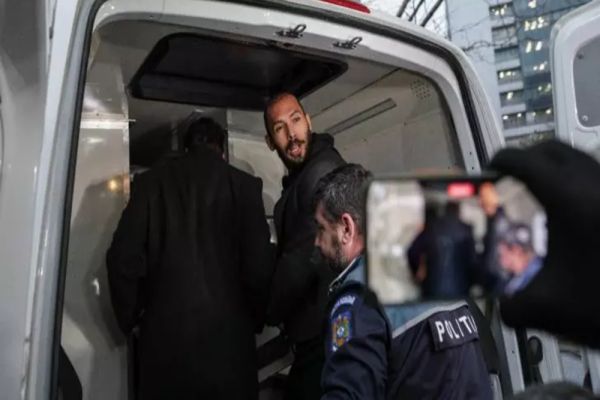 Frații Tate, duși la DIICOT pentru percheziții informatice - Noi declarații din dubă: „Nu prezintă dovezi pentru că nu există”