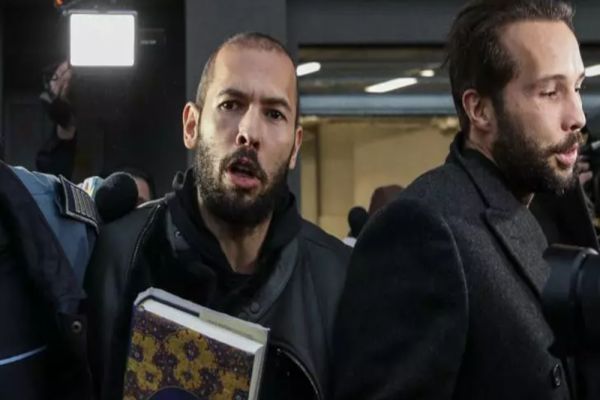 Frații Tate, din nou în fata judecătorilor! Milionarii britanici, așteptați să scoată ASUL DIN MÂNECĂ: cine este avocatul din SUA, prezent la proces