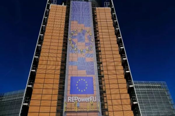 Bani UE pentru energie regenerabilă. România are de luat pentru energie verde aproape 1,4 miliarde de euro