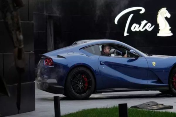 Ancheta în cazul fraților Tate, extinsă în alte 4 state. Bolid de peste 5 milioane de euro, adus din Dubai