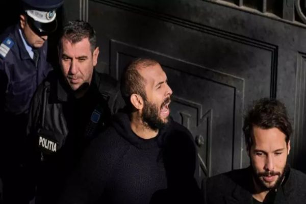 ZI DECISIVĂ: Frații Tate află dacă scapă de arestul preventiv - Judecătorii au amânat pentru prima oară pronunțarea