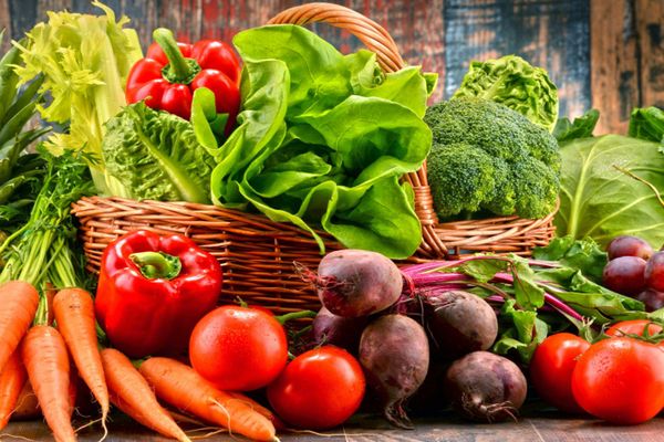 Ce legume sunt MAI SĂNĂTOASE gătite decât crude. Greșeala banală pe care o fac mulți români