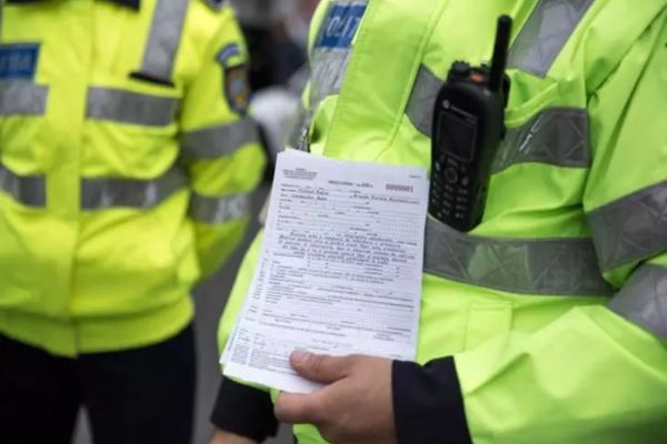 Sute de amenzi anulate din cauza faptului că erau scrise indescifrabil și cu greșeli de Poliția Locală - Ce soluție au găsit autoritățile