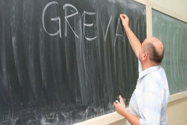 SINDICATUL SALARIAȚILOR DIN UNATC INTRĂ ÎN GREVĂ JAPONEZĂ ȘI SE ALĂTURĂ PROTESTELOR DIN EDUCAȚIE 