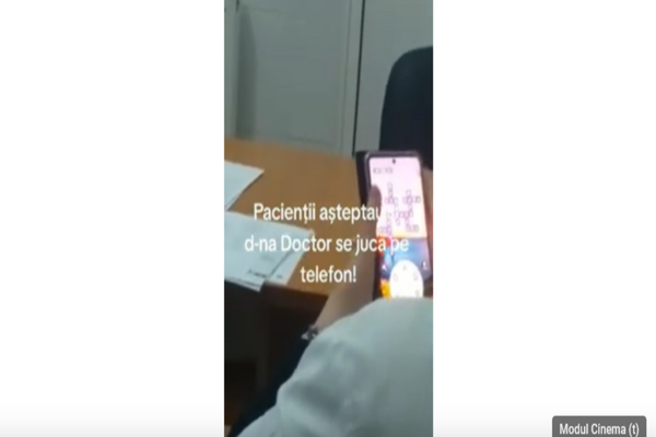 REVOLTĂTOR! Pacienții de la Urgențe din Huși, ignorați de o doctoriță care se juca pe telefon! VIDEO