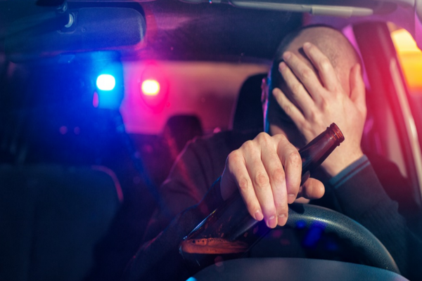 Alcoolemie de peste 1mg/l la prima oră a dimineții. Polițiștii l-au reținut pe șofer imediat