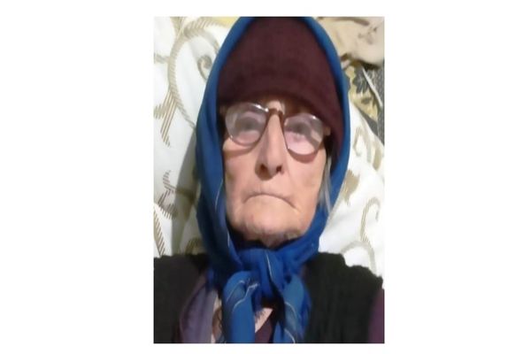 Sunați IMEDIAT la 112 dacă aveți informații despre această femeie! 