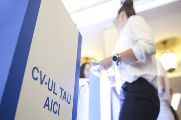 PROIECT DE LEGE: TINERII CARE ÎȘI GĂSESC UN LOC DE MUNCĂ POT PRIMI PÂNĂ LA 1.250 LEI LUNAR