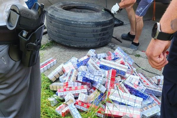 Contrabandiști cu metode identice 