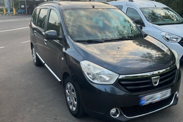 Autoturism furat din Italia, descoperit la Albița