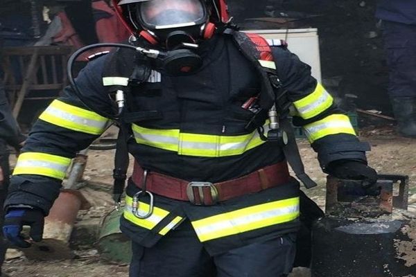 EXPLOZIE DE BUTELIE ÎN VASLUI: UN BĂRBAT CU ARSURI GRAVE, TRANSPORTAT CU ELICOPTERUL SMURD