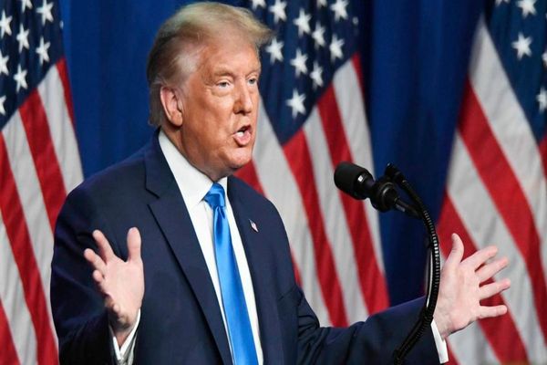 DONALD TRUMP TRIMITE O ECHIPĂ DE NEGOCIATORI ÎN RUSIA